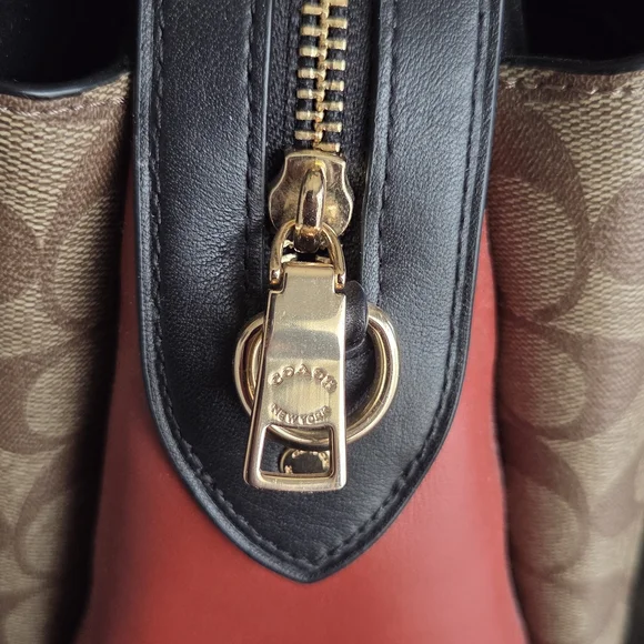 Coach Signature Brown and Red Women's Bag - Picture 3 of 10